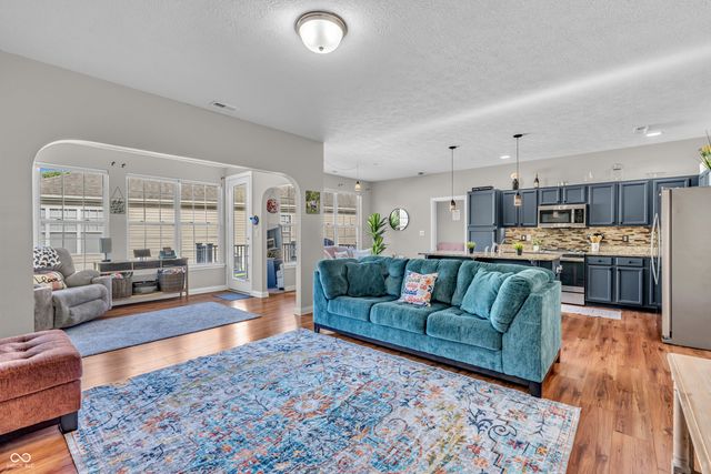 549 Rickels Court, Whiteland, IN 46184