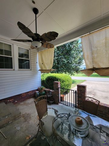 51 Merritt Street, Hawkinsville, GA 31036