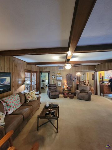 51 Merritt Street, Hawkinsville, GA 31036