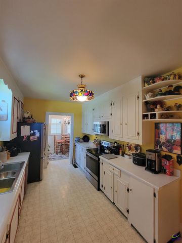 51 Merritt Street, Hawkinsville, GA 31036