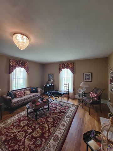 51 Merritt Street, Hawkinsville, GA 31036