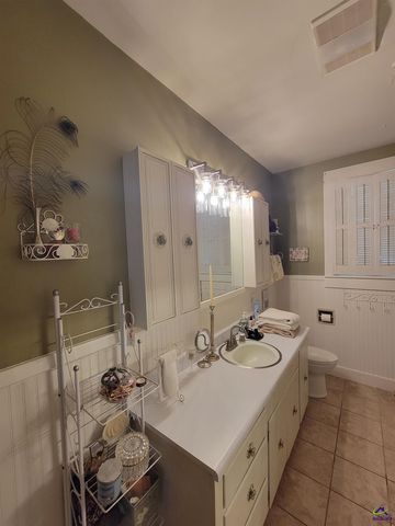 51 Merritt Street, Hawkinsville, GA 31036