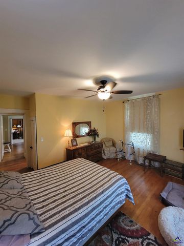 51 Merritt Street, Hawkinsville, GA 31036