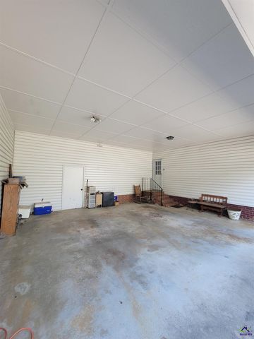 51 Merritt Street, Hawkinsville, GA 31036