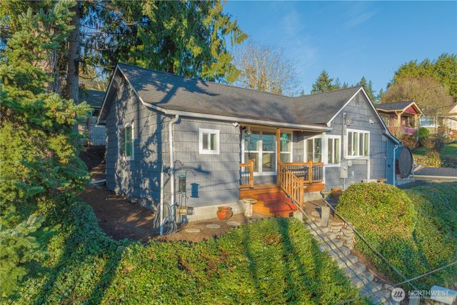 327 S Summit Avenue, Bremerton, WA 98312