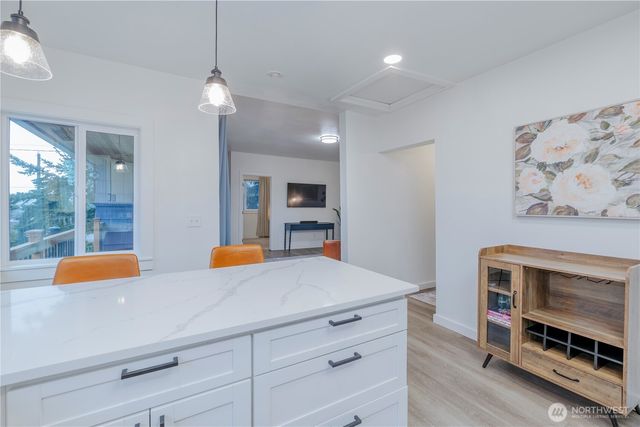 327 S Summit Avenue, Bremerton, WA 98312