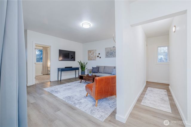 327 S Summit Avenue, Bremerton, WA 98312