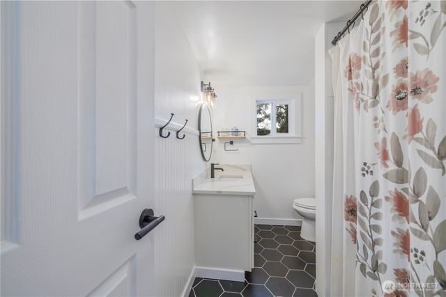 327 S Summit Avenue, Bremerton, WA 98312