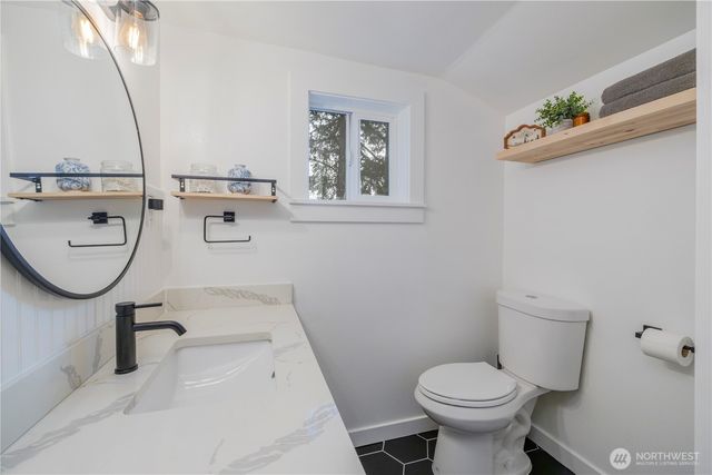 327 S Summit Avenue, Bremerton, WA 98312