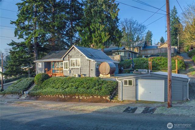 327 S Summit Avenue, Bremerton, WA 98312