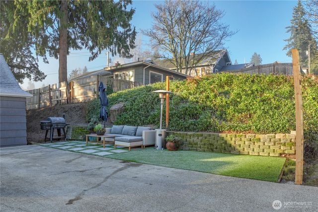 327 S Summit Avenue, Bremerton, WA 98312