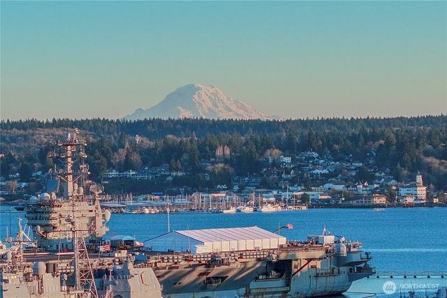 327 S Summit Avenue, Bremerton, WA 98312