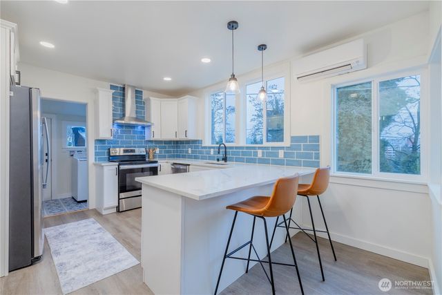 327 S Summit Avenue, Bremerton, WA 98312