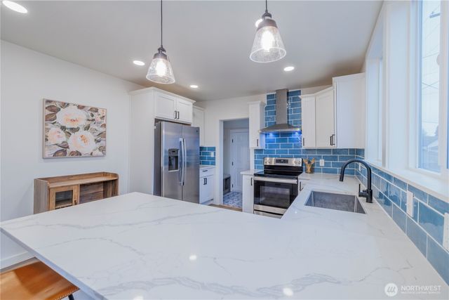 327 S Summit Avenue, Bremerton, WA 98312