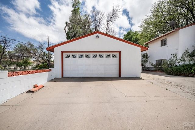 2100 Elmwood Lane, Pueblo, CO 81005