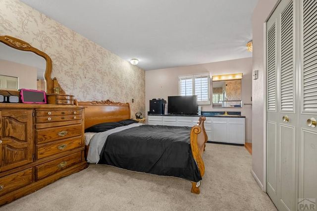 2100 Elmwood Lane, Pueblo, CO 81005