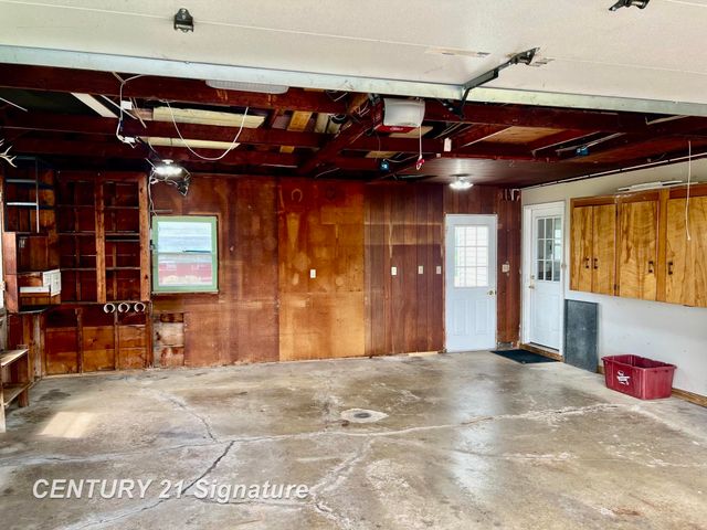 5935 Midland Road, Freeland, MI 48623