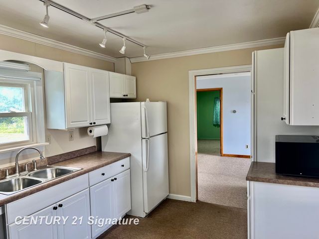 5935 Midland Road, Freeland, MI 48623