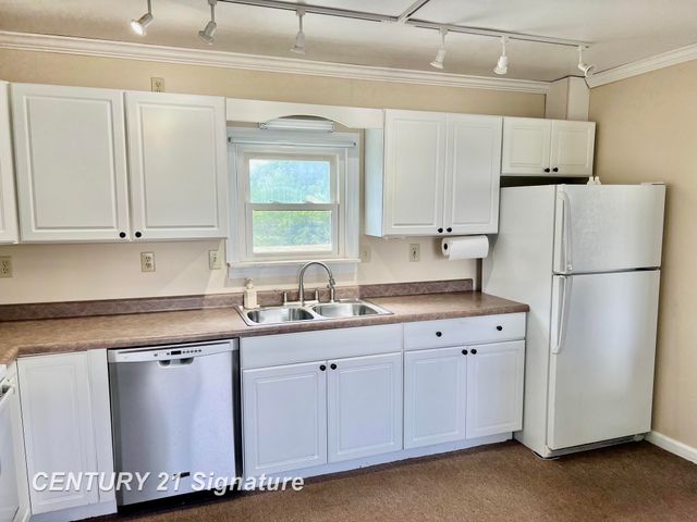 5935 Midland Road, Freeland, MI 48623