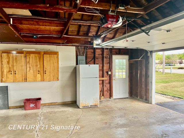 5935 Midland Road, Freeland, MI 48623