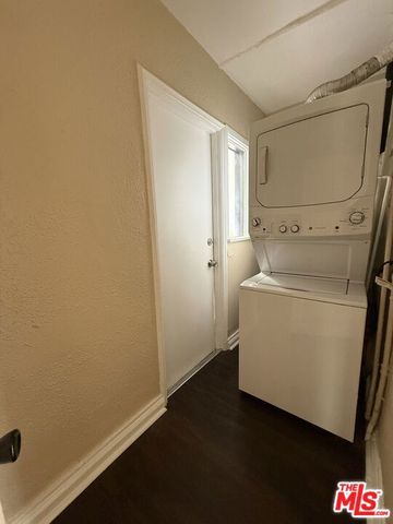 1328 S Bronson Avenue, Los Angeles, CA 90019