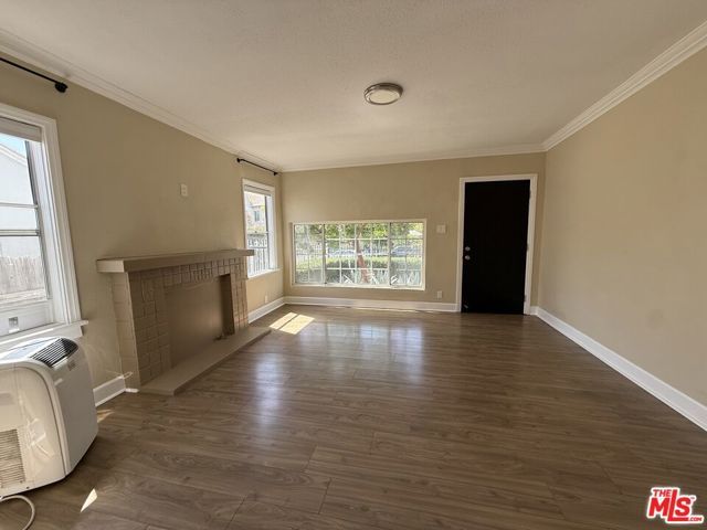 1328 S Bronson Avenue, Los Angeles, CA 90019
