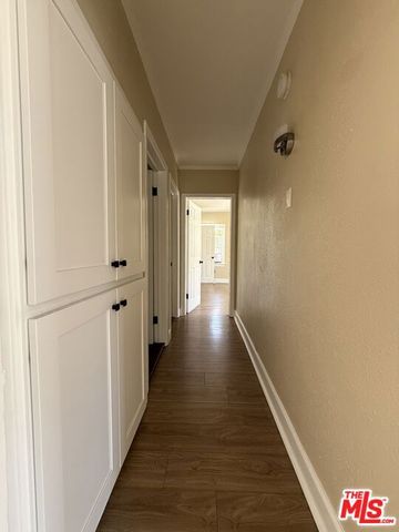 1328 S Bronson Avenue, Los Angeles, CA 90019
