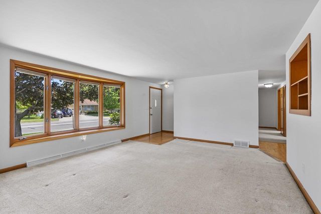 1114 BELLEVUE STREET, Green Bay, WI 54302