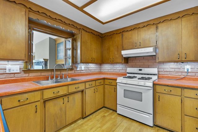 1114 BELLEVUE STREET, Green Bay, WI 54302