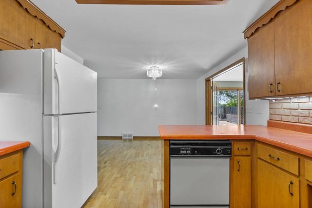 1114 BELLEVUE STREET, Green Bay, WI 54302