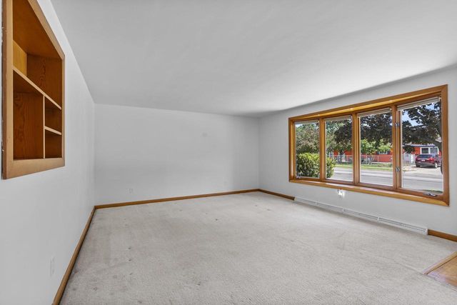 1114 BELLEVUE STREET, Green Bay, WI 54302