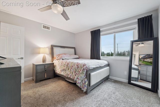 25440 Quarter Deck Street, Harrison Charter Township, MI 48045