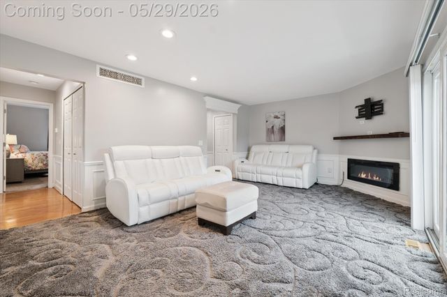 25440 Quarter Deck Street, Harrison Charter Township, MI 48045