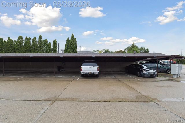 25440 Quarter Deck Street, Harrison Charter Township, MI 48045