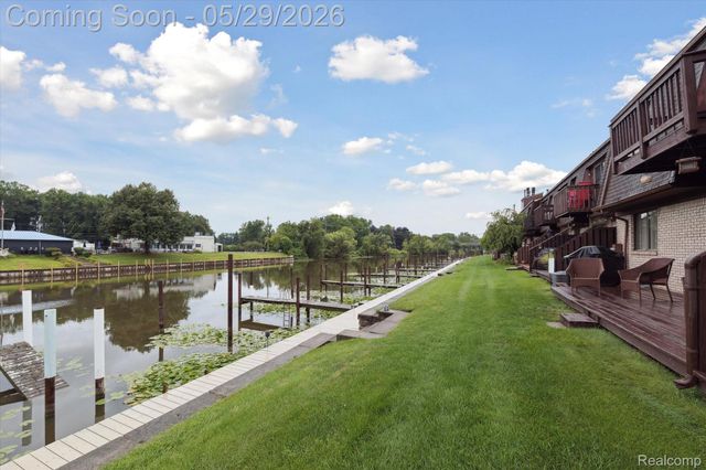 25440 Quarter Deck Street, Harrison Charter Township, MI 48045