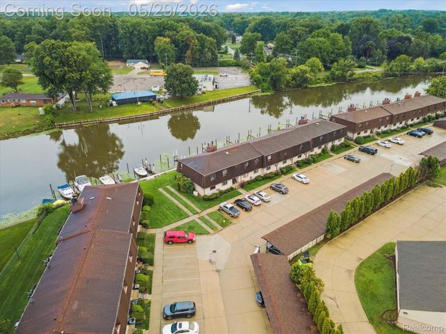 25440 Quarter Deck Street, Harrison Charter Township, MI 48045