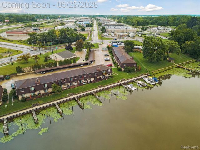 25440 Quarter Deck Street, Harrison Charter Township, MI 48045