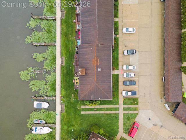 25440 Quarter Deck Street, Harrison Charter Township, MI 48045