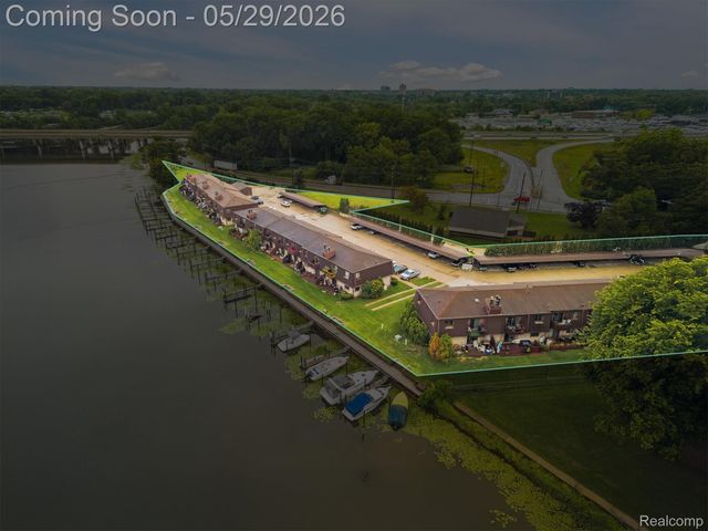 25440 Quarter Deck Street, Harrison Charter Township, MI 48045