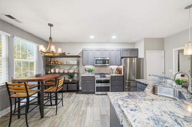 391 1st St, Lincoln, CA 95648