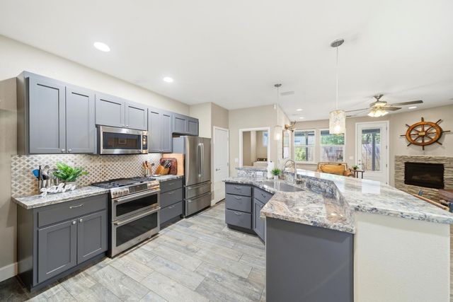 391 1st St, Lincoln, CA 95648