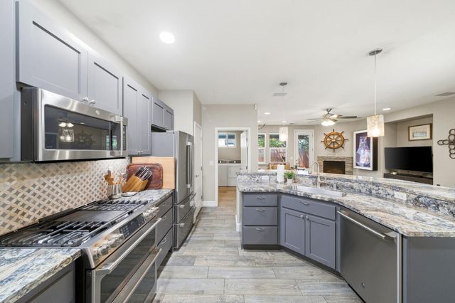 391 1st St, Lincoln, CA 95648