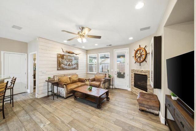 391 1st St, Lincoln, CA 95648