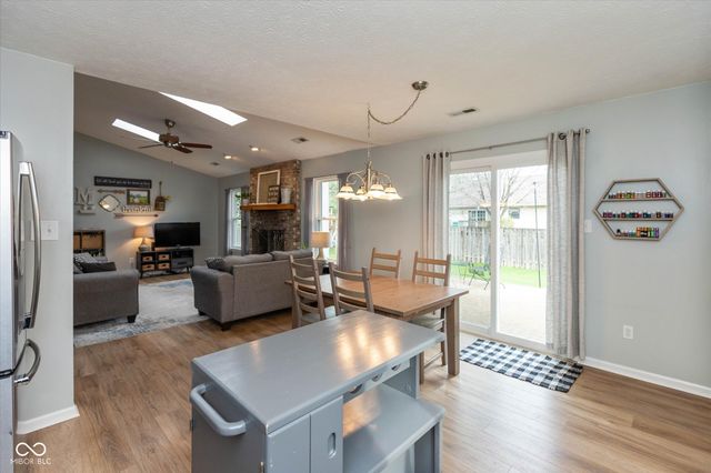 5504 Kelly Anne Way, Noblesville, IN 46062