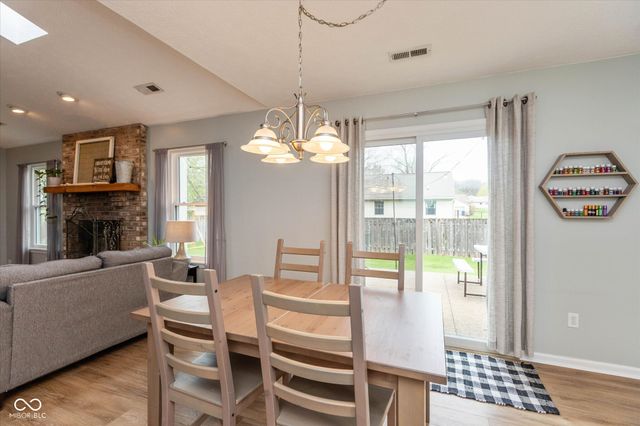 5504 Kelly Anne Way, Noblesville, IN 46062