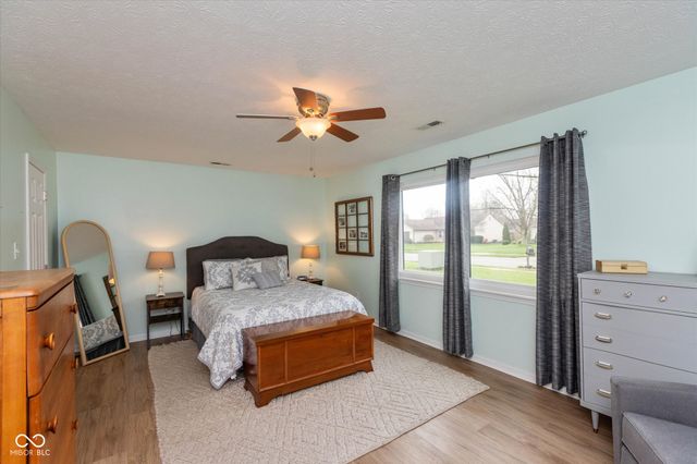5504 Kelly Anne Way, Noblesville, IN 46062