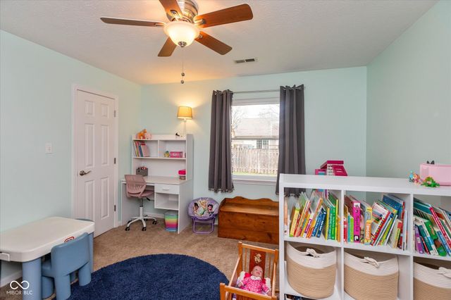 5504 Kelly Anne Way, Noblesville, IN 46062