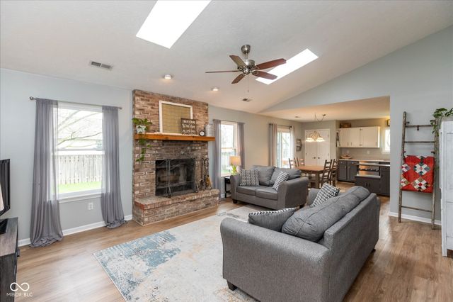 5504 Kelly Anne Way, Noblesville, IN 46062
