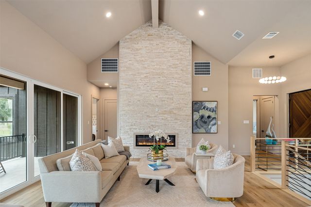 114 Pinnacle Club Drive, Mabank, TX 75156