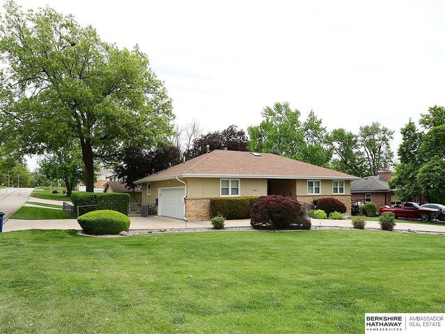 8401 S 26th Street, Bellevue, NE 68147
